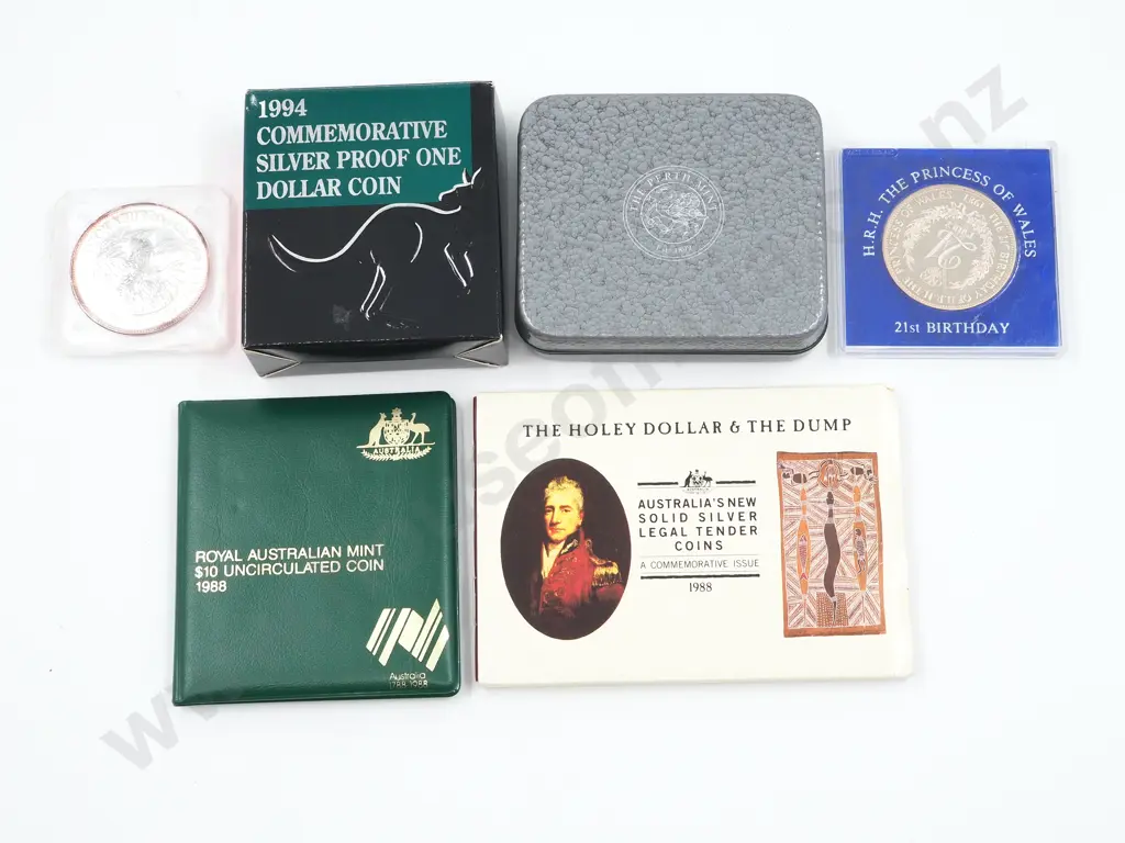 6 Australian Cased Coins / Coin Sets - Some Sterling Silver Image 1++