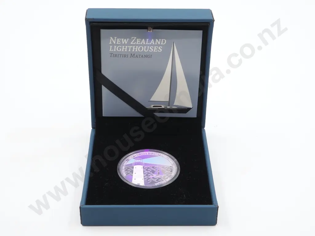 2019 New Zealand Lighthouse Cased Illuminated Silver Coin Image 1++