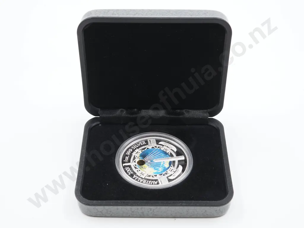 2001 Australia Cased Silver Millennium Coin Image 1++