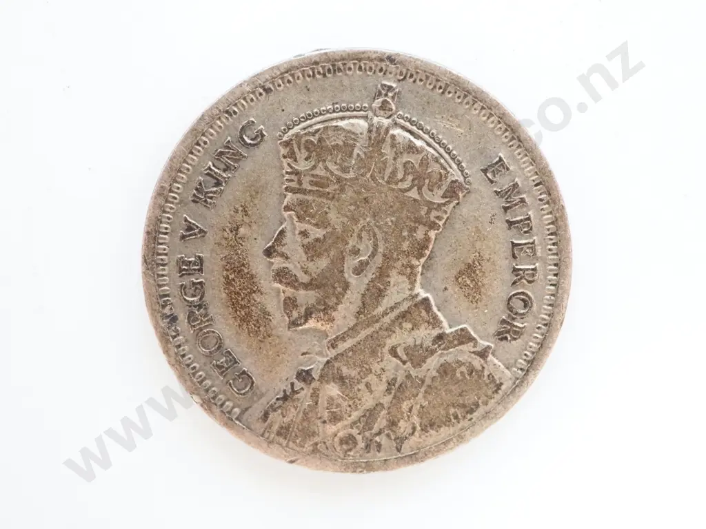 1935 New Zealand Threepence Image 1++