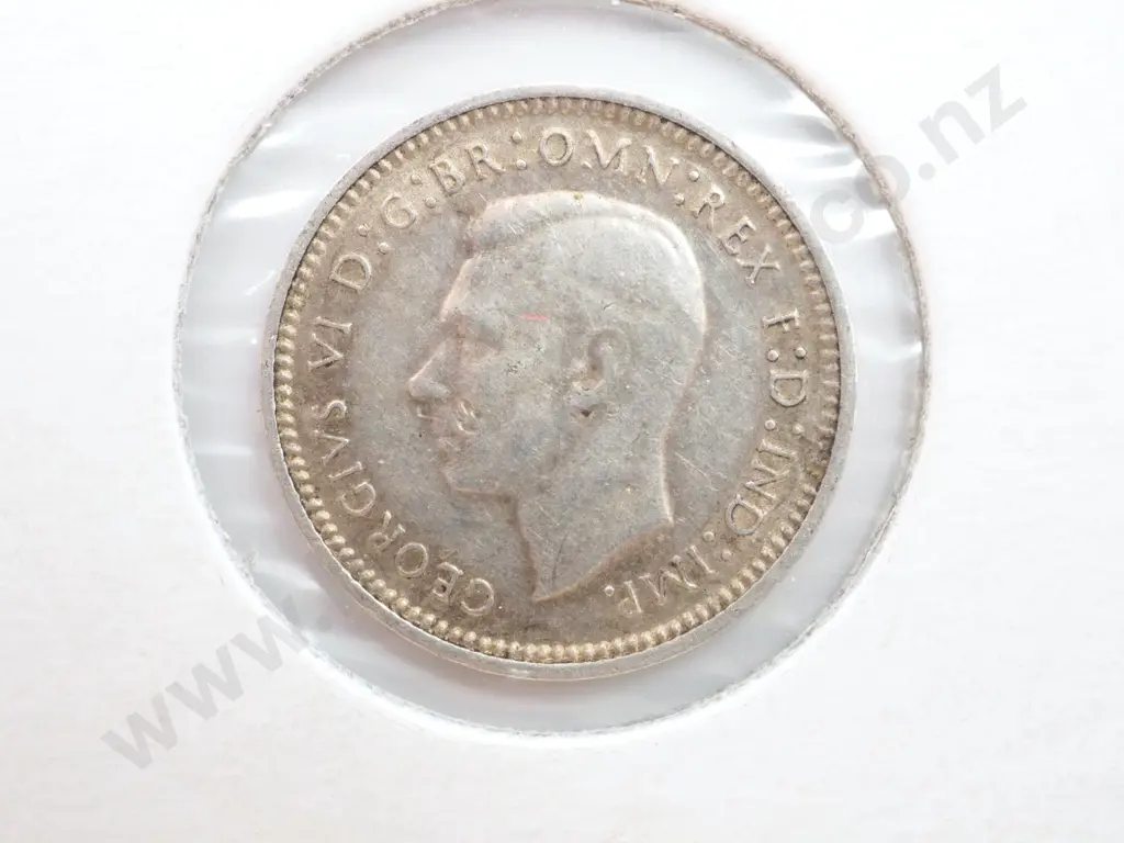 1940 Australian Threepence Image 1++