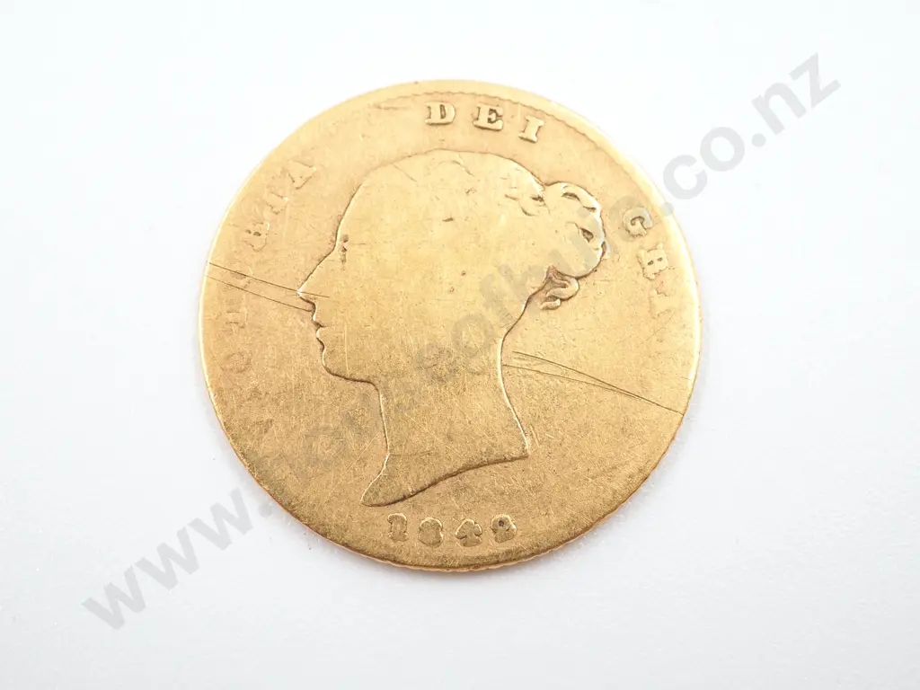 1842 United Kingdom Half Sovereign Image 1++