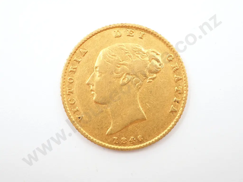 1846 United Kingdom Half Sovereign Image 1++