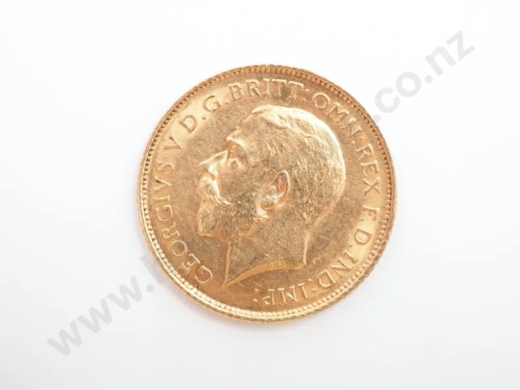 1915 Sydney Mint Half Sovereign  Image 1++