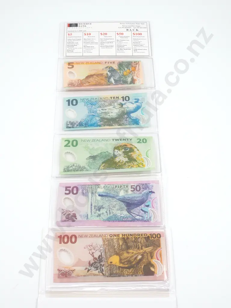 New Zealand 1999 Set of $5 - 100 Same Numbered Banknotes UNC In wallet of issue with cert, CV $800 NZD Image 1++