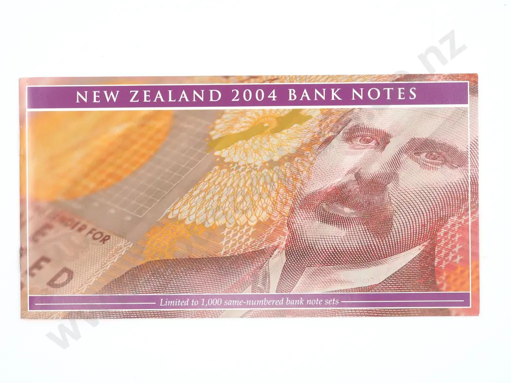 New Zealand 2004 Set of $5 - 100 Same Numbered Banknotes UNC In wallet of issue with cert, CV $900 NZD Image 1++