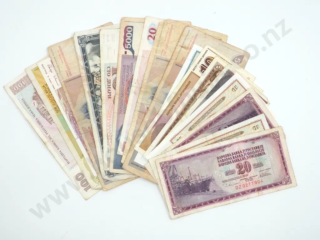 Lot of Eastern European Banknotes: Approximately 20 notes Image 1++
