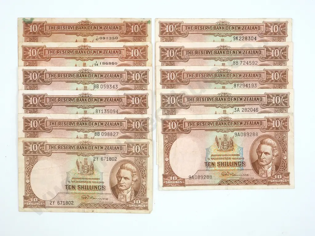 11 New Zealand Ten Shilling Banknotes Image 1++