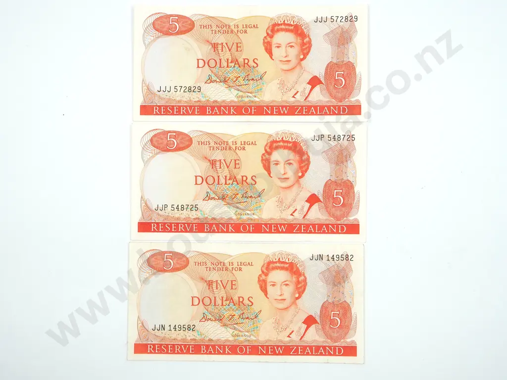 Three New Zealand Five Dollar Banknotes: Don Brash Image 1++