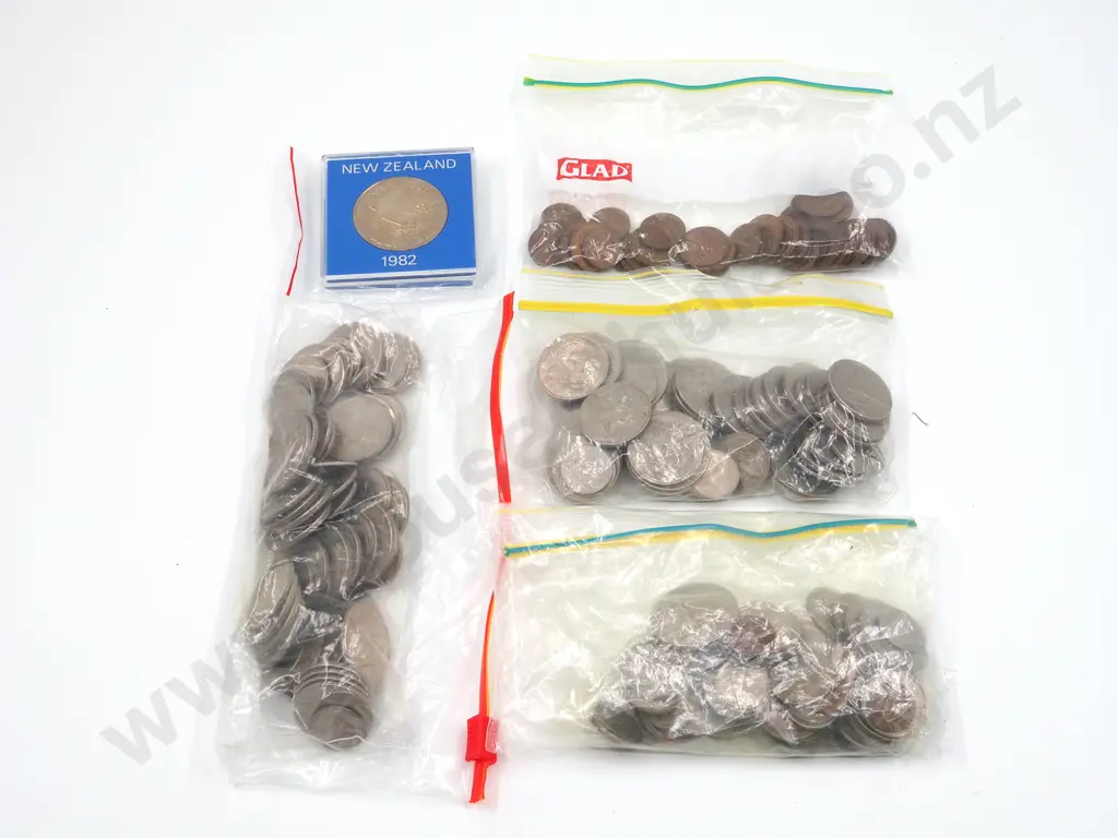 1.717 KGs of Assorted New Zealand Coinage Image 1++