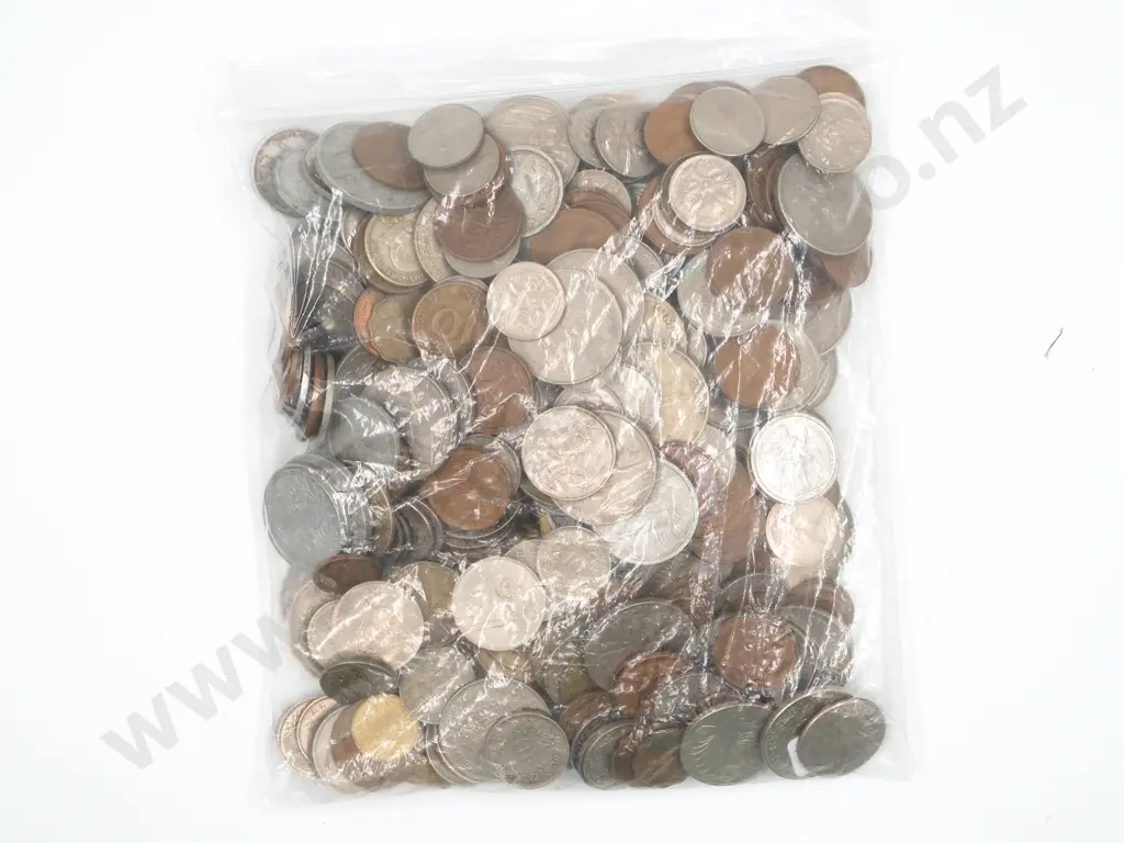 1.625 KGs of Assorted Global Coinage Image 1++