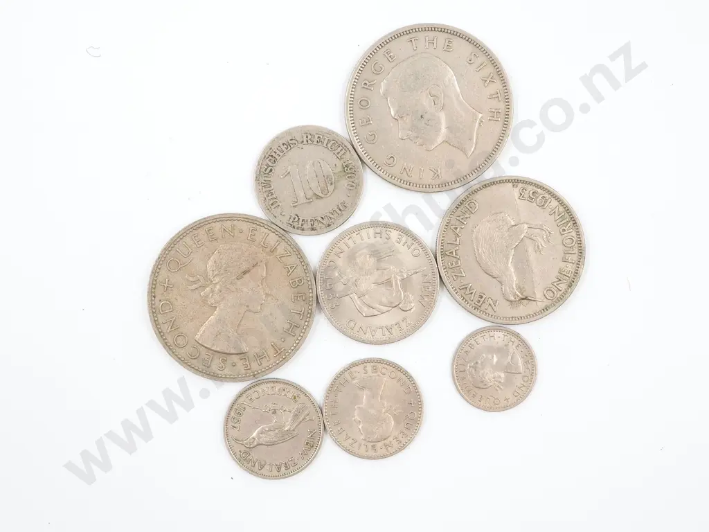 57 Grams of Assorted Coinage Image 1++