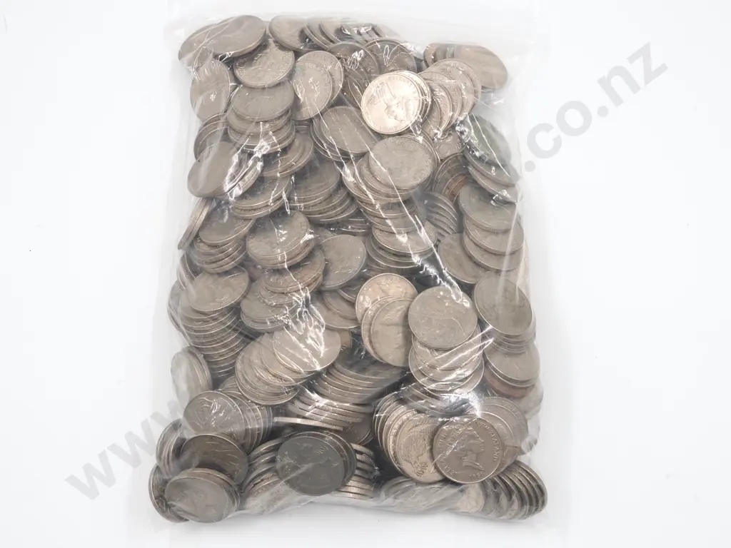440 (Approx.) New Zealand 20 Cent Coins Pre 2006 Image 1++