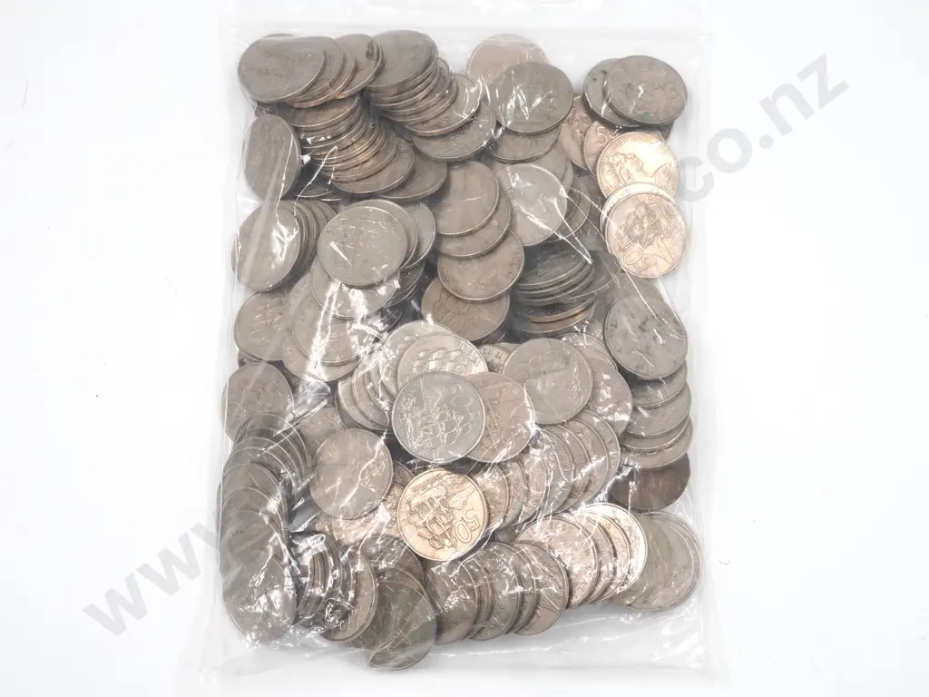 215 New Zealand 50 Cent Coins Pre 2006 Image 1++