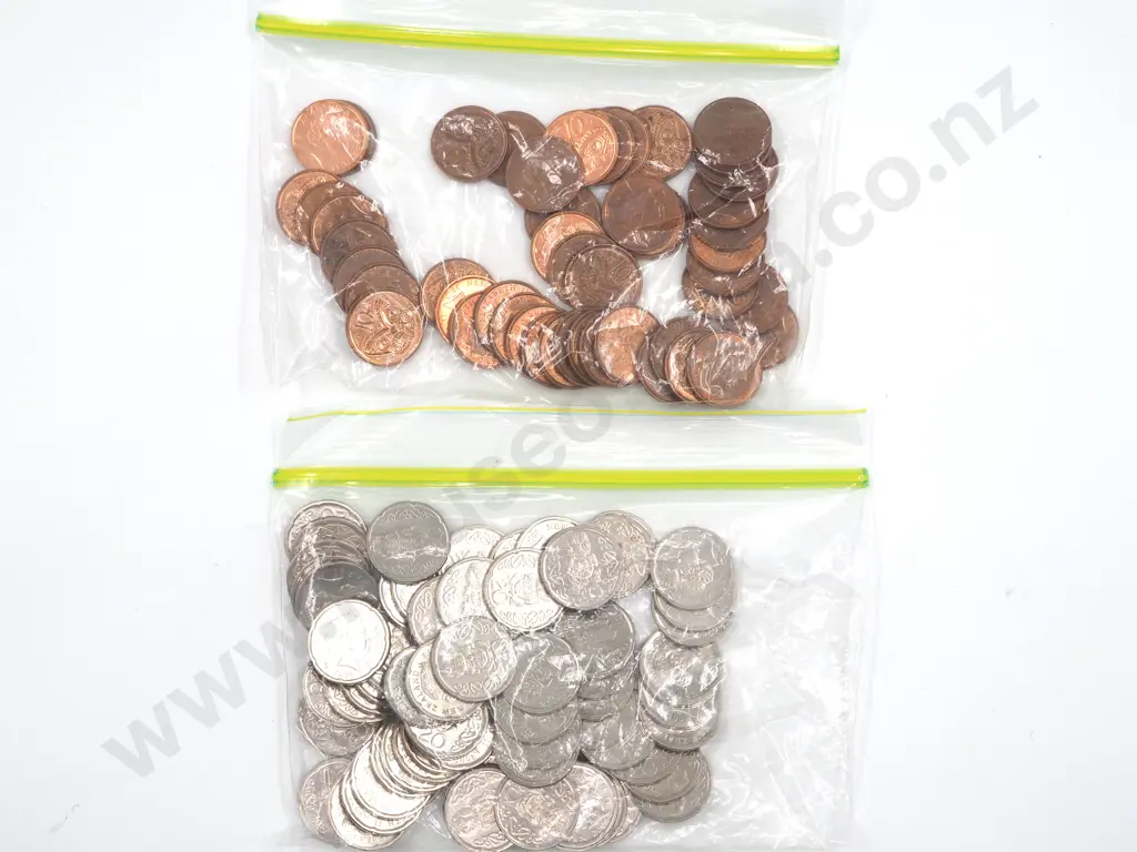 Assorted Lot of New Zealand 10 & 20 Cent Coins Image 1++