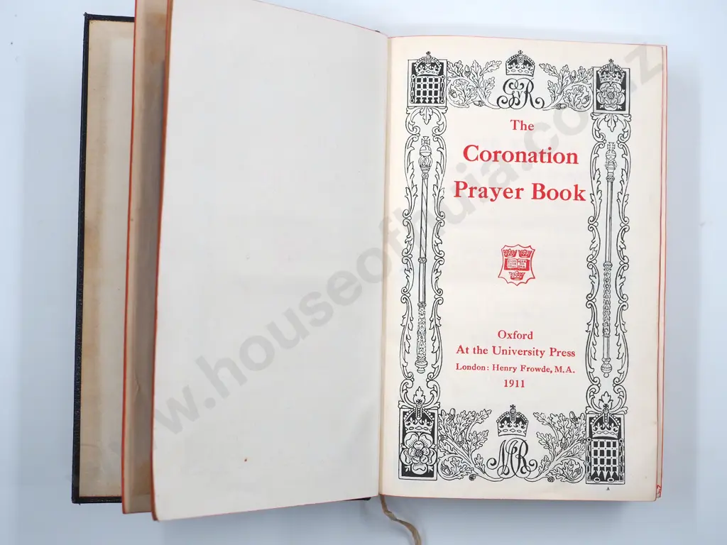 1911 Coronation Bible: Immaculate Condition Image 1++