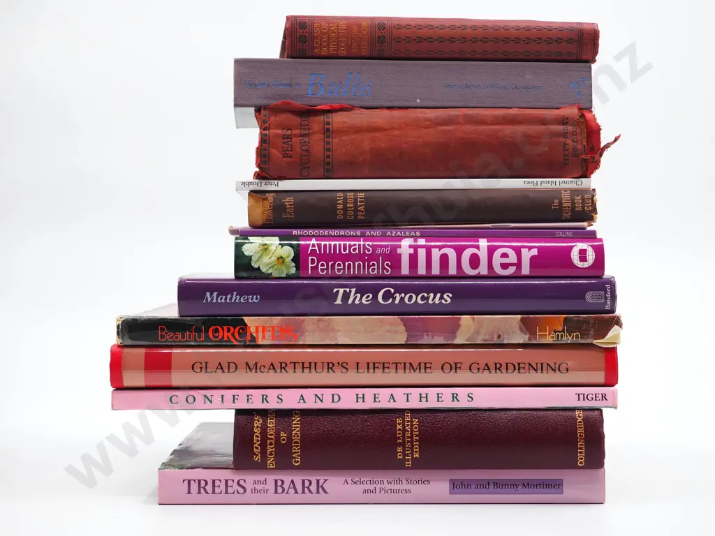Lot of Fourteen Purple and Red Plant-related Books Image 1++