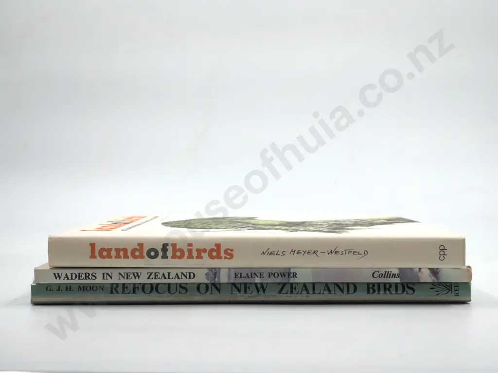 Lot of Three Books on New Zealand Birds Image 1++