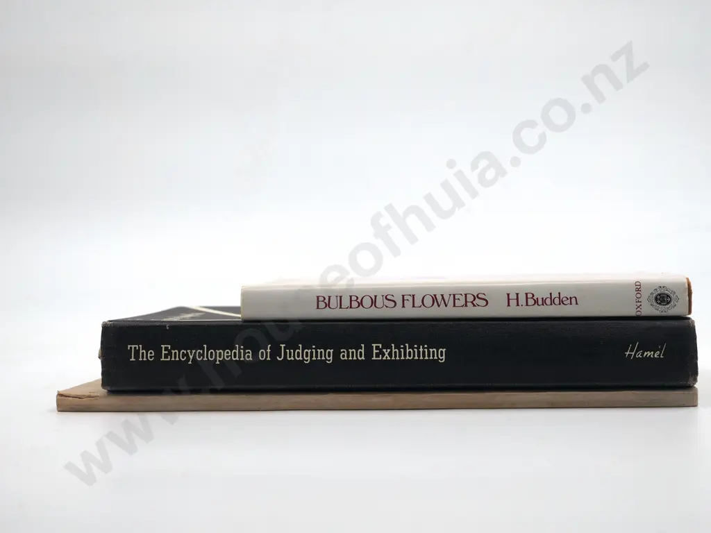 Lot of Three Gardening Books Image 1++