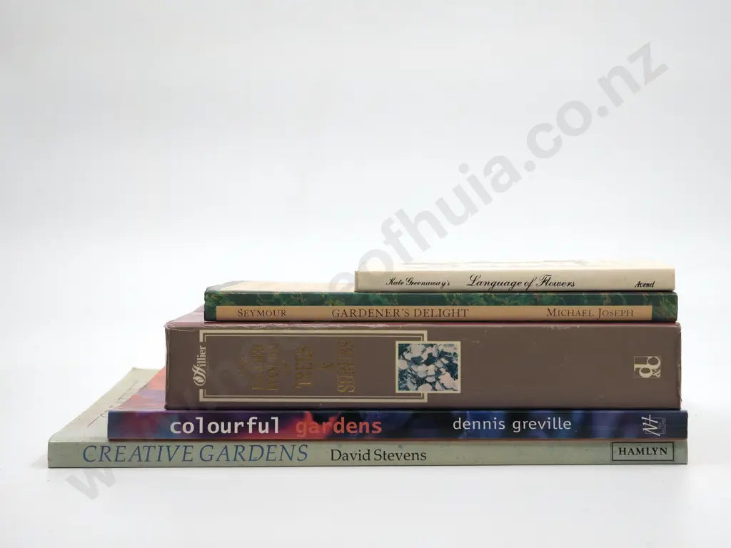 Lot of Five Books on Gardening Image 1++