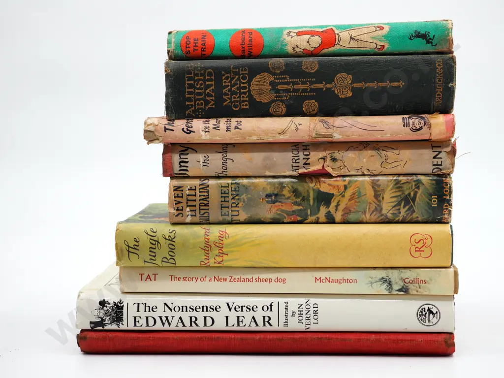 Lot of Nine Vintage Books & Novels Image 1++