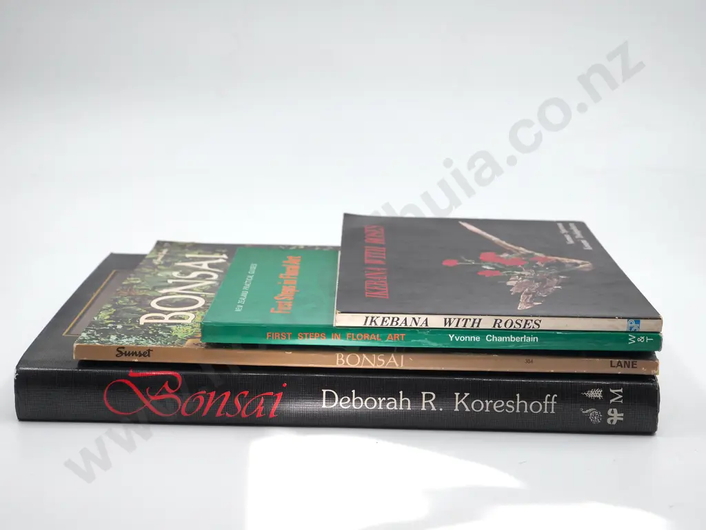 Lot of Four Books on Bonsai and Floral Art Image 1++