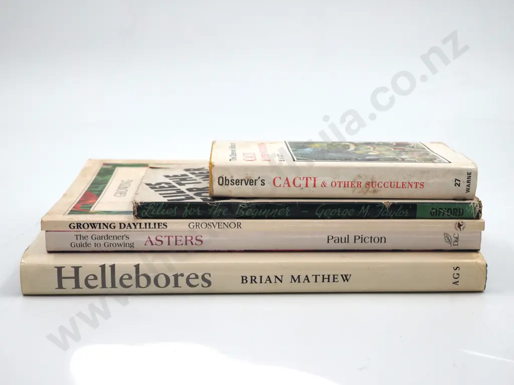Lot of Five Books on Plants and Gardening Image 1++