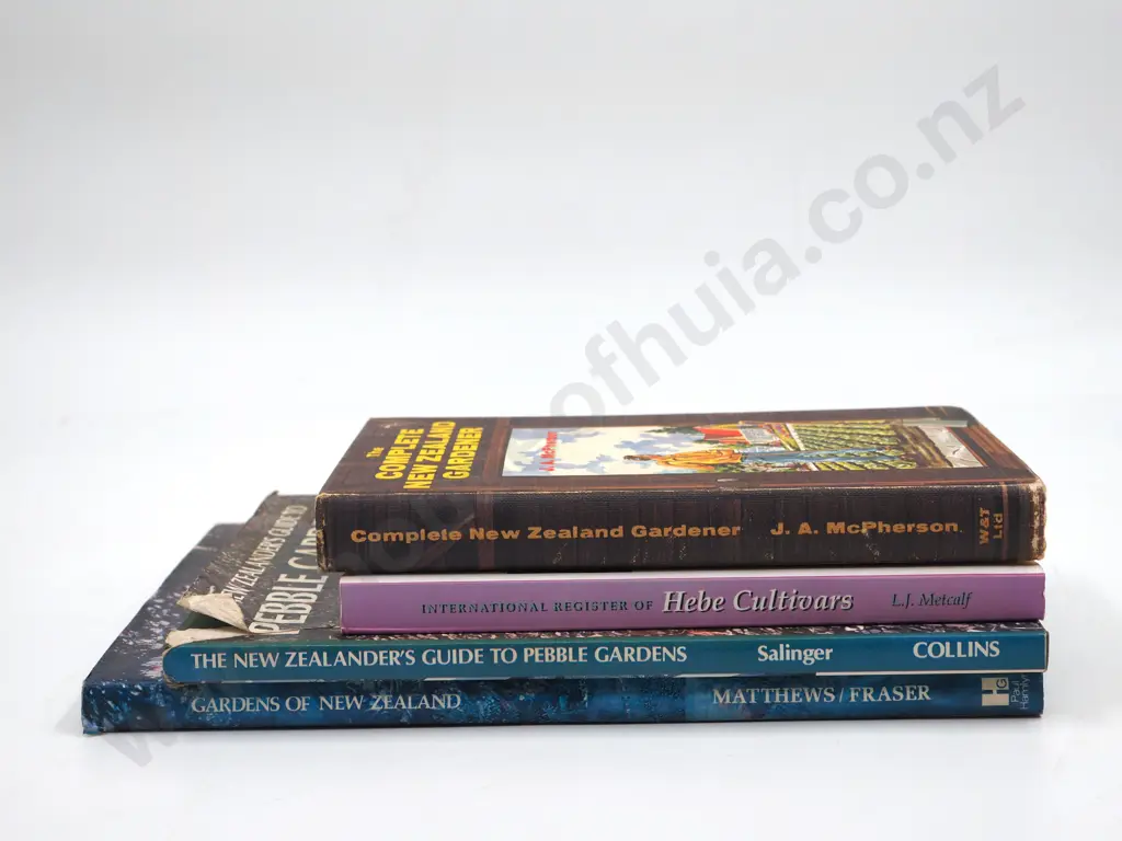 Lot of Books on New Zealand  Plants and Flowers Image 1++