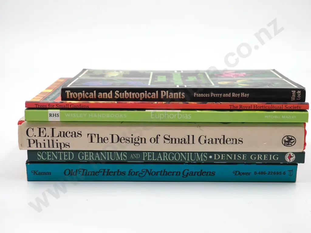 Lot of Six Books on Plants and Gardens Image 1++