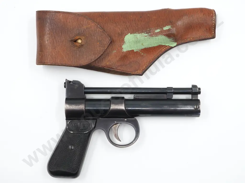 Webley Junior 177 Air Pistol w Leather Holster  Image 1++