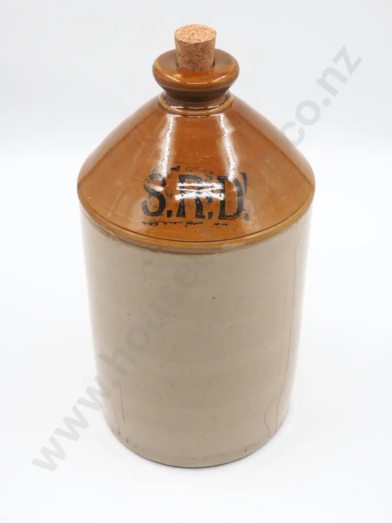 WW2 1G Rum Ration Crock Marked S.R.D (Serivce Rum Distribution) 1944 Cracked on side  Image 1++