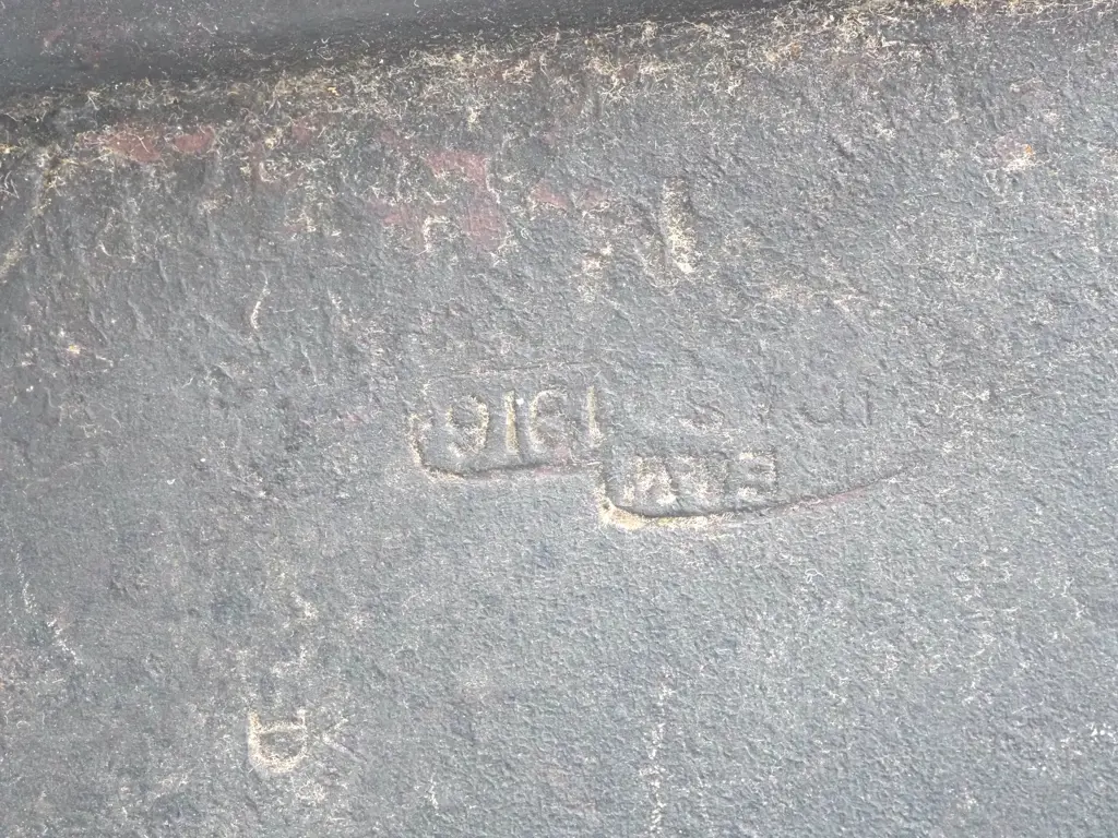 WW1 Trenching Tool (Dated 1916) w Replacement Handle Image 1++