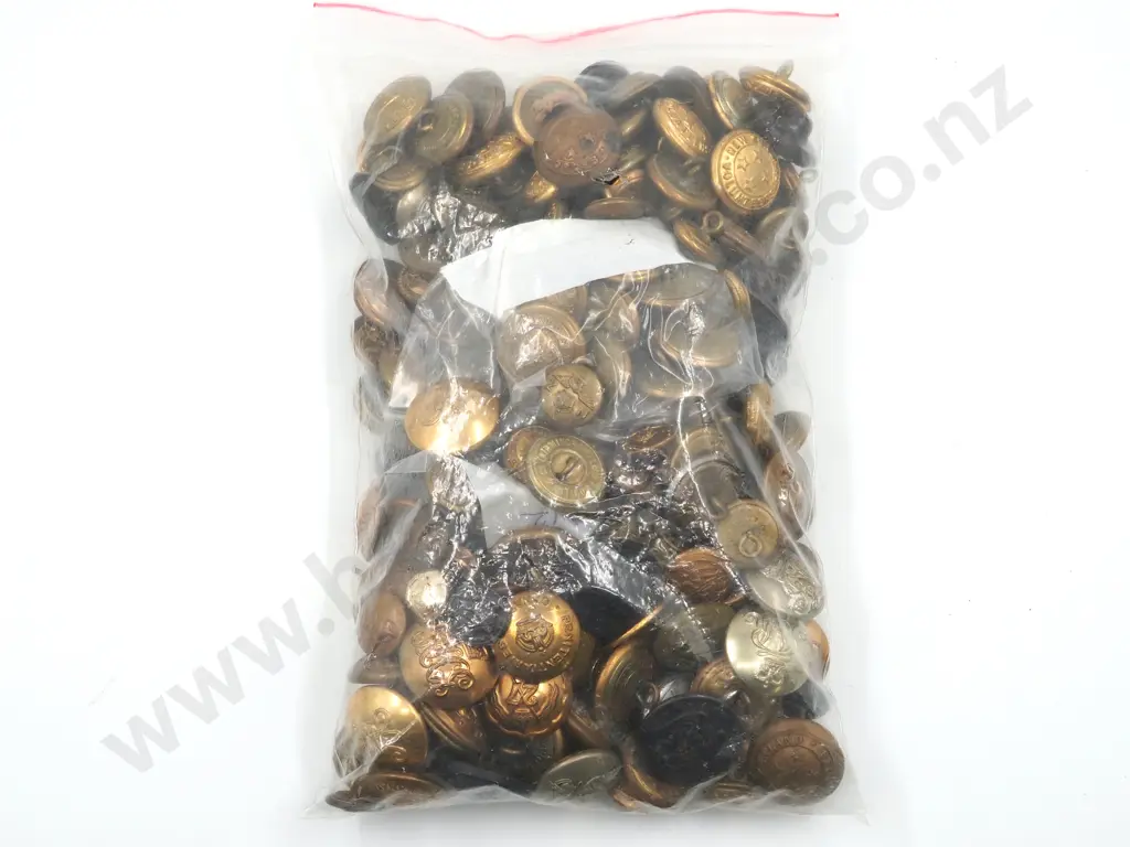 Large Bag of Assorted New Zealand Military Buttons Image 1++