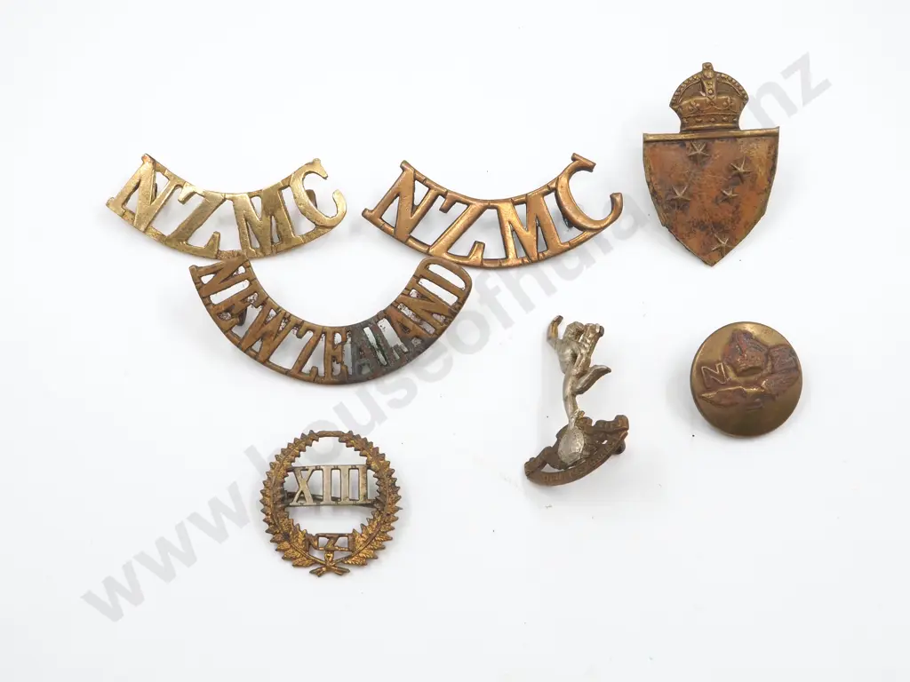 Assorted Lot of New Zealand WWI/II Badges Image 1++