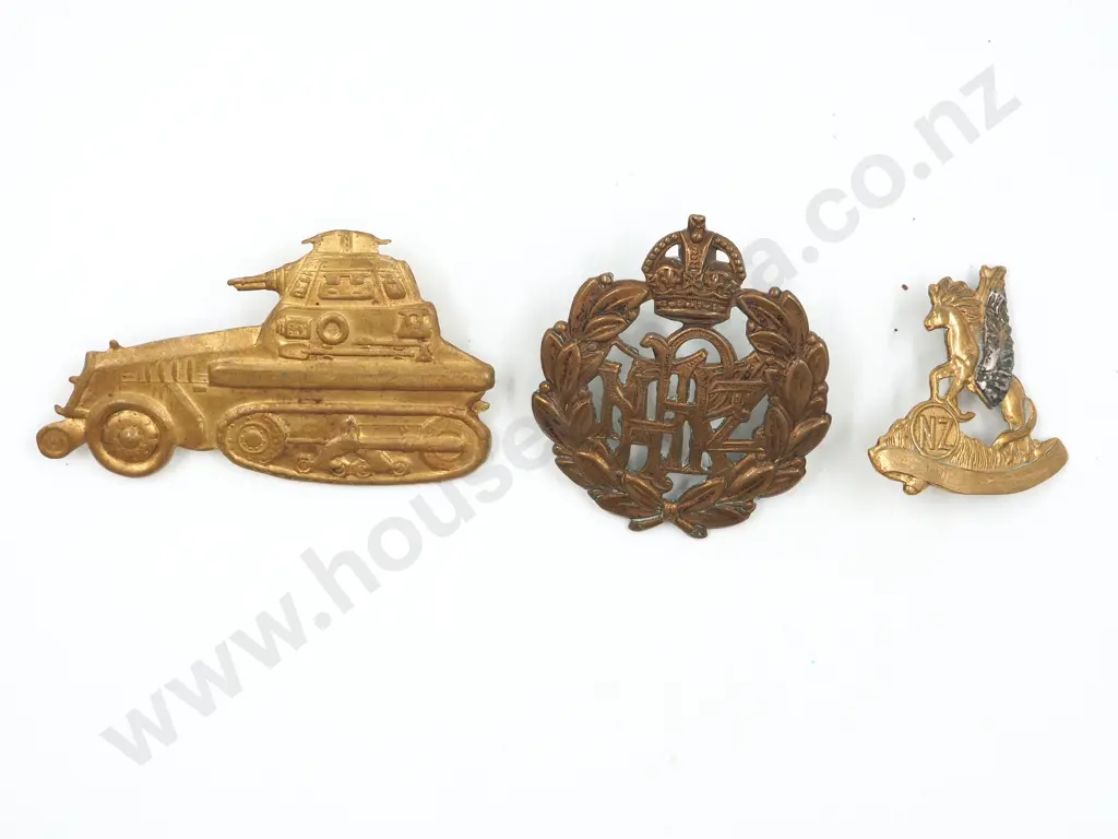 Assorted Lot of Three Military Badges: Italian / English Image 1++