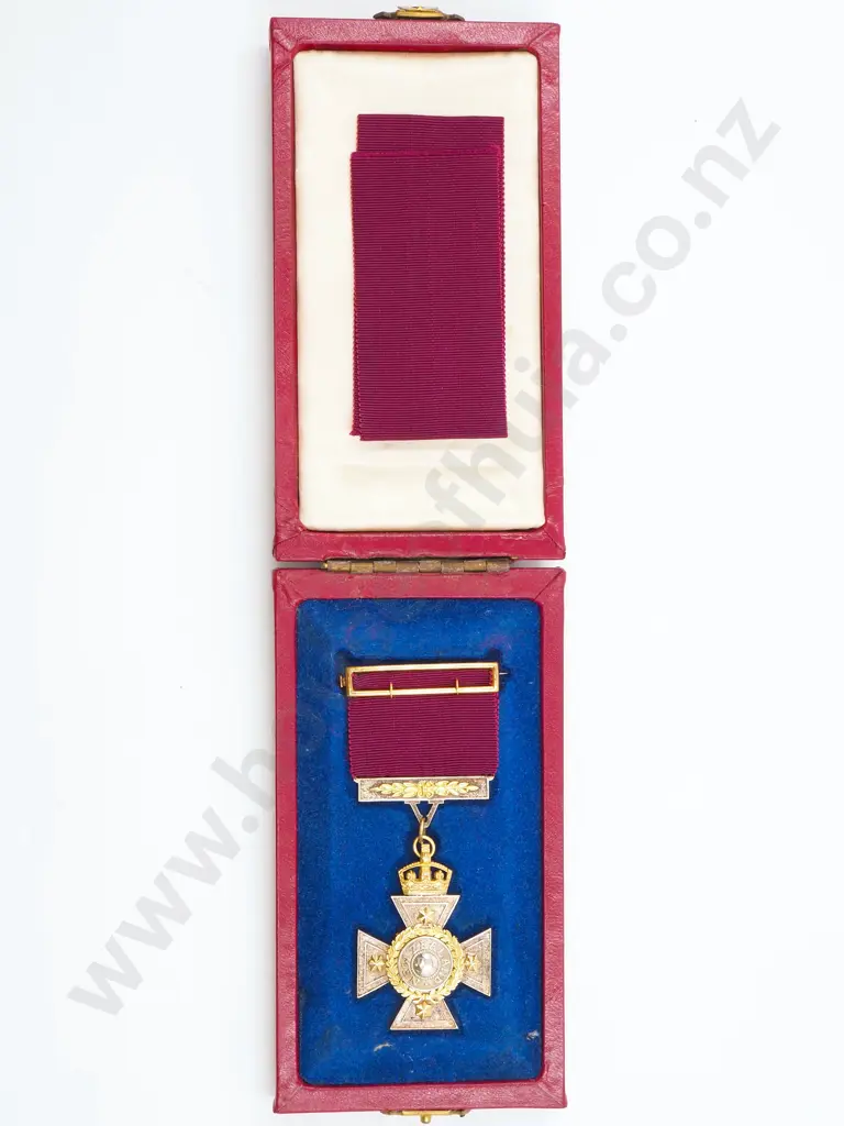 New Zealand Cross 1869 Official Replica in 18ct Gold & Sterling Silver Image 1++