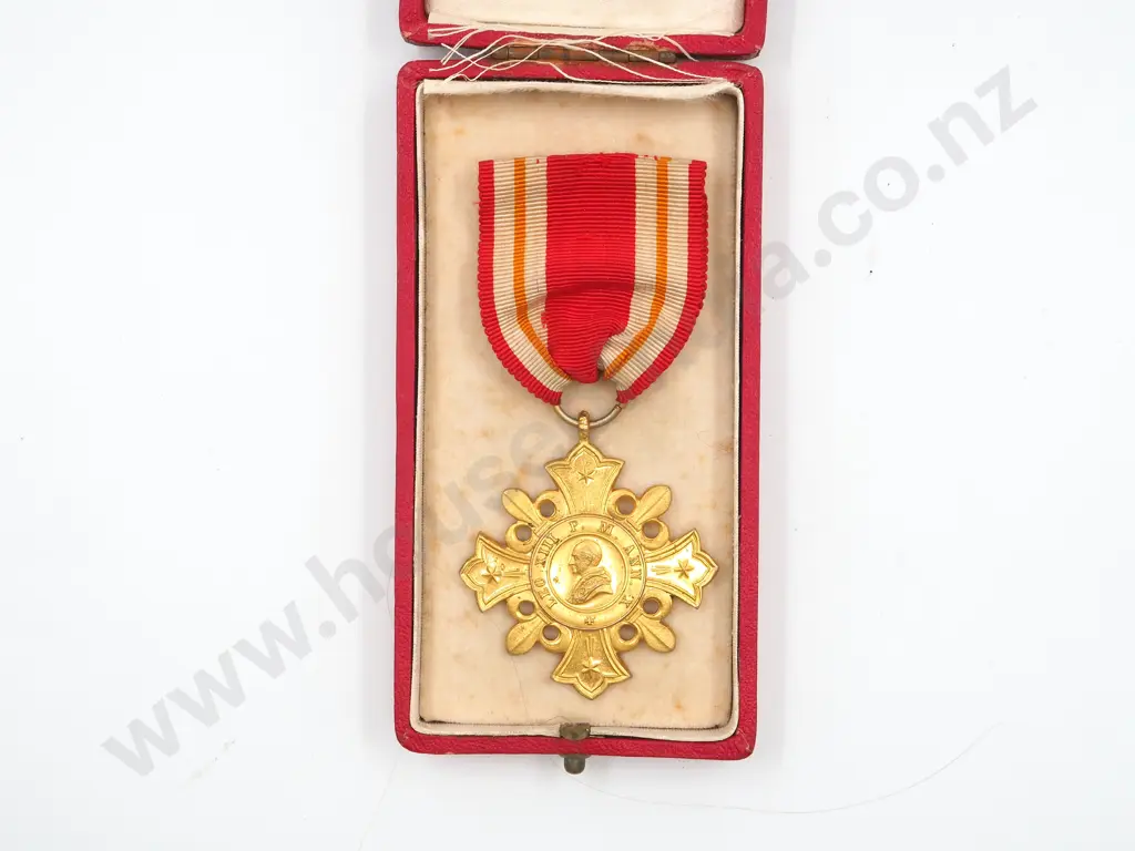 Cased Vatican Deocaration: Ecclesia et Pontifice Cross. Ist type (instituted 1888) Image 1++