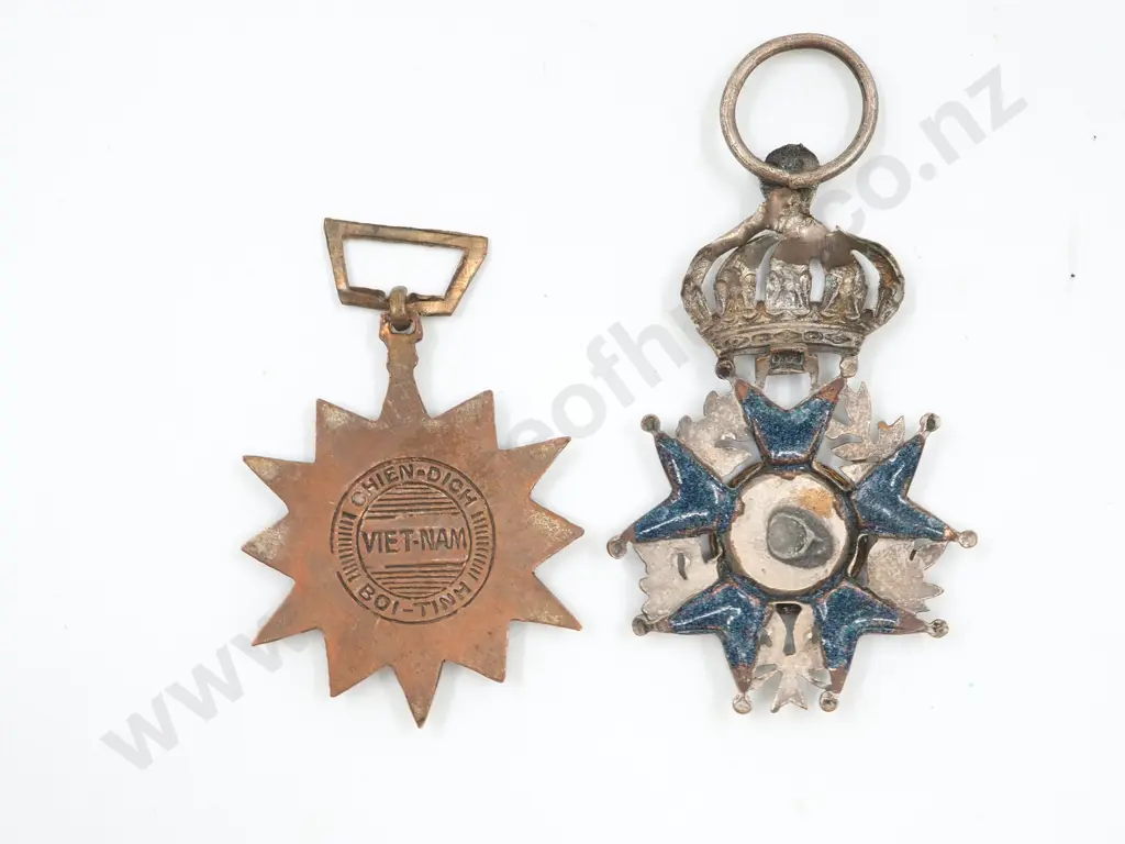 French Medal & Vietnam Medal both A/F Image 1++