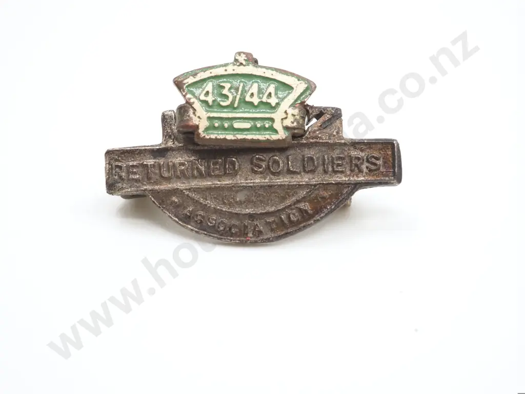 Returned Soldiers Association Silver Pin  Image 1++