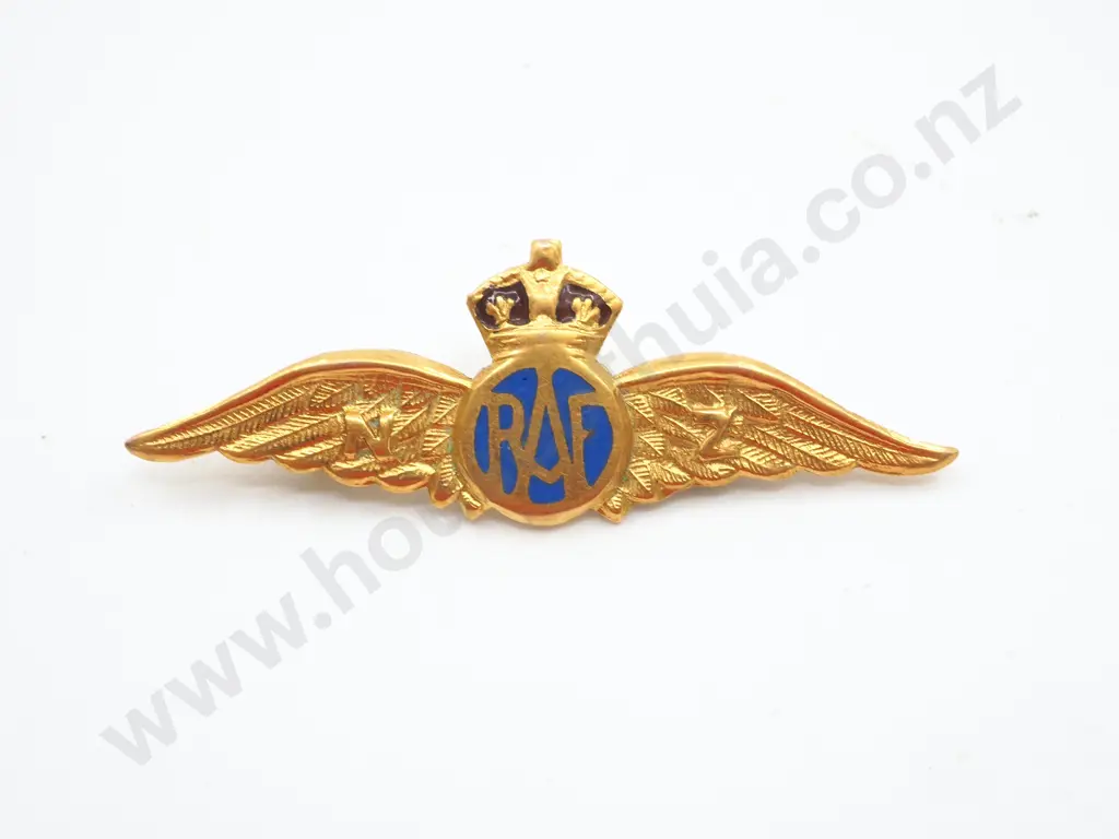 New Zealand RAF Sweetheart Wings in 9ct Gold Image 1++