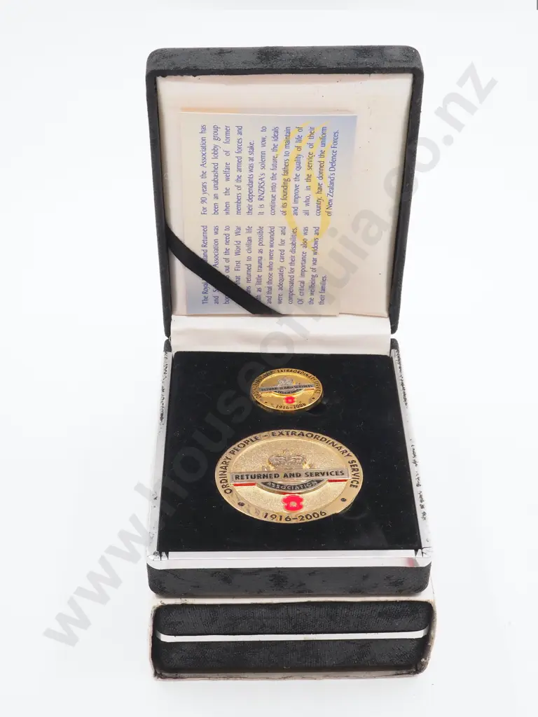 Two New Zealand RSA Cased Commemorative Items: Gallipoli Challenge Coin & Unofficial Medal Image 1++