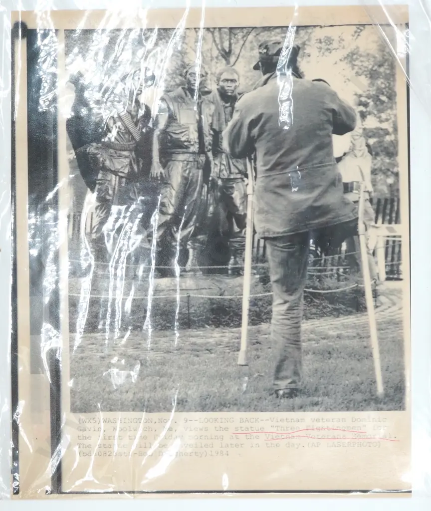 Vietnam War Chicago Tribune Official Photograph w Certificate of Authenticity Image 1++