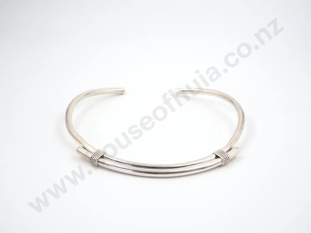 Sterling Silver Collar Necklace  with Rope Detail Mounts Image 1++