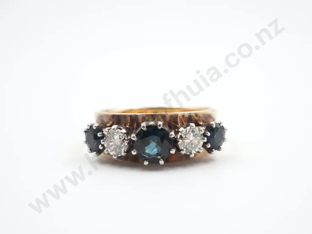 18ct Gold Diamond & Sapphire Ring Image 1++