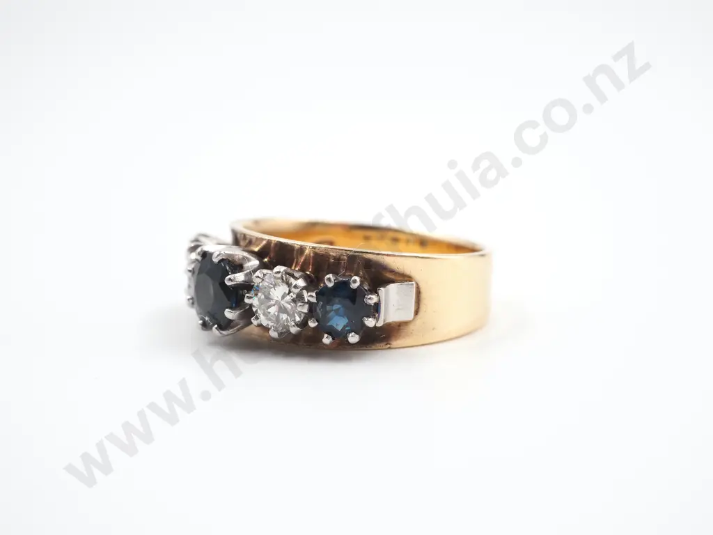 18ct Gold Diamond & Sapphire Ring Image 1++