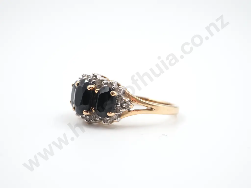 9ct Gold Dark Blue Sapphire & Diamond Cluster Ring Image 1++