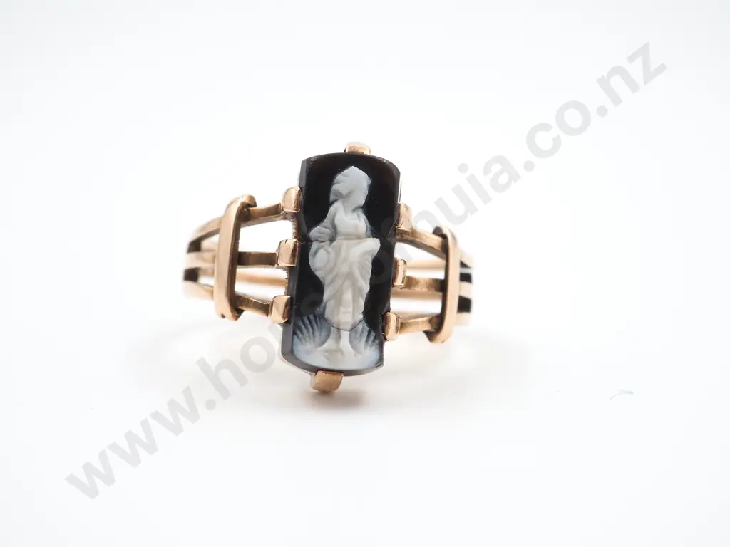 15ct Gold Victorian Hardstone Cameo Ring Image 1++
