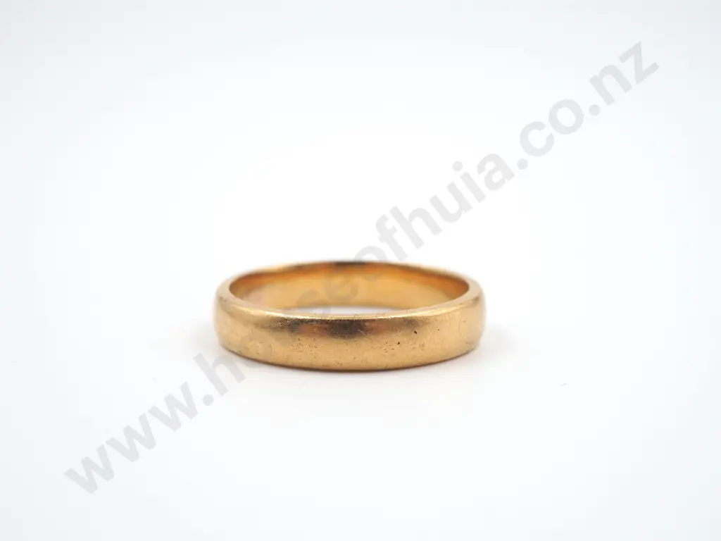18ct Gold Wedding Band Image 1++
