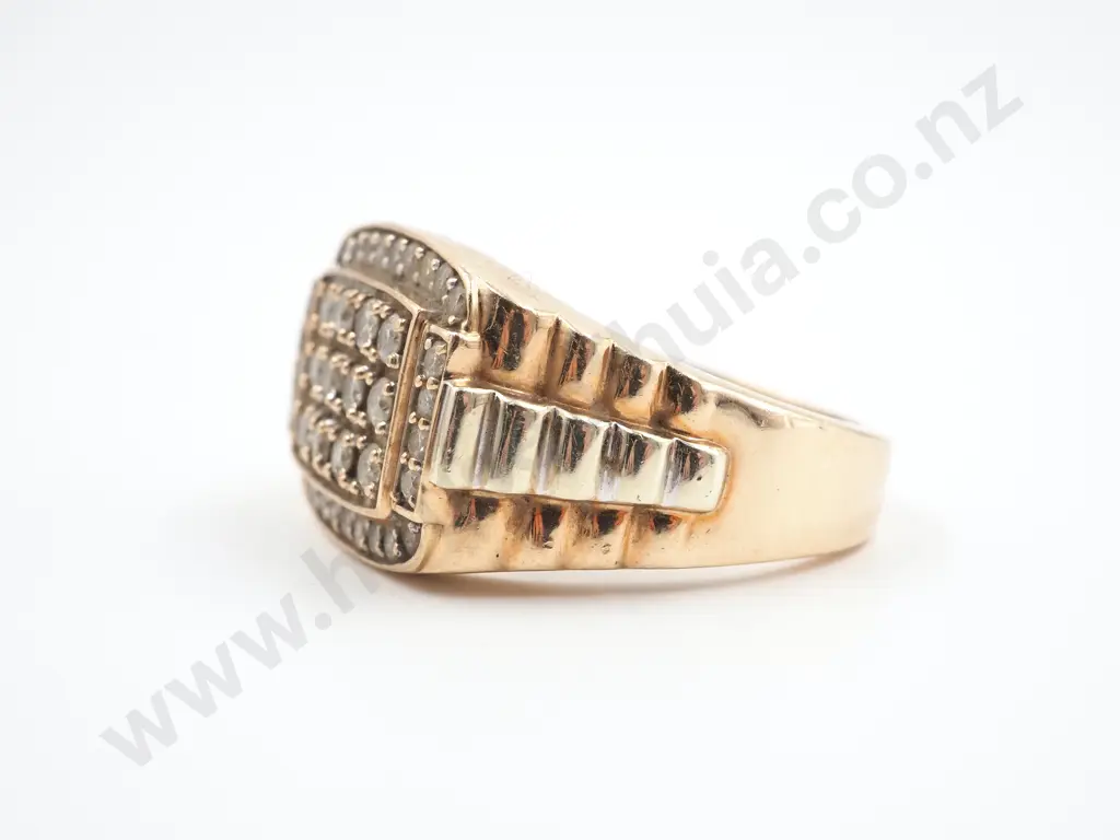 10ct Gold & Diamond Ring Image 1++