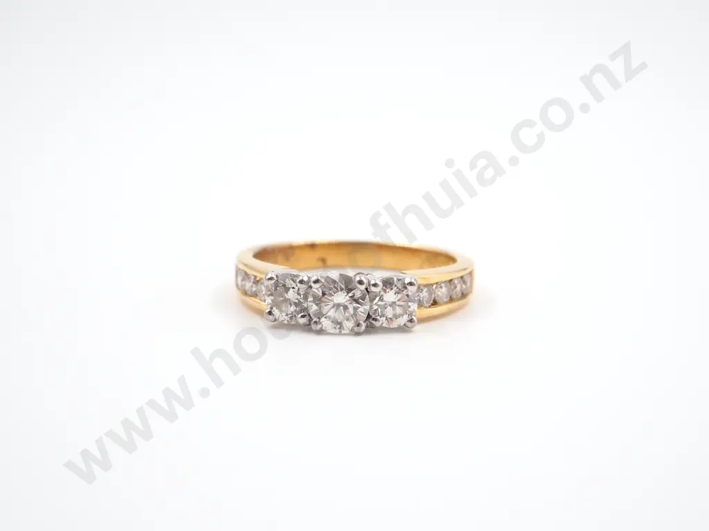 18ct Gold & Diamond Ring Image 1++